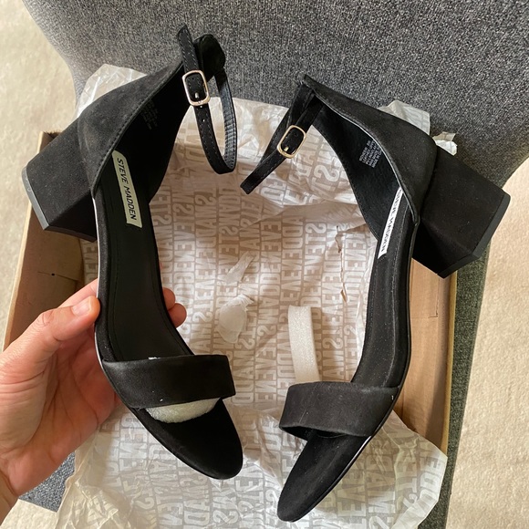 STEVE MADDEN Black Suede Block Heel Sandals 8 Wide - Picture 8 of 9